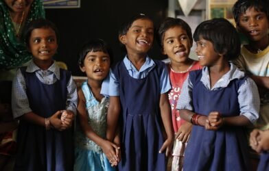 बच्चों का स्क्रीन टाइम कम करें